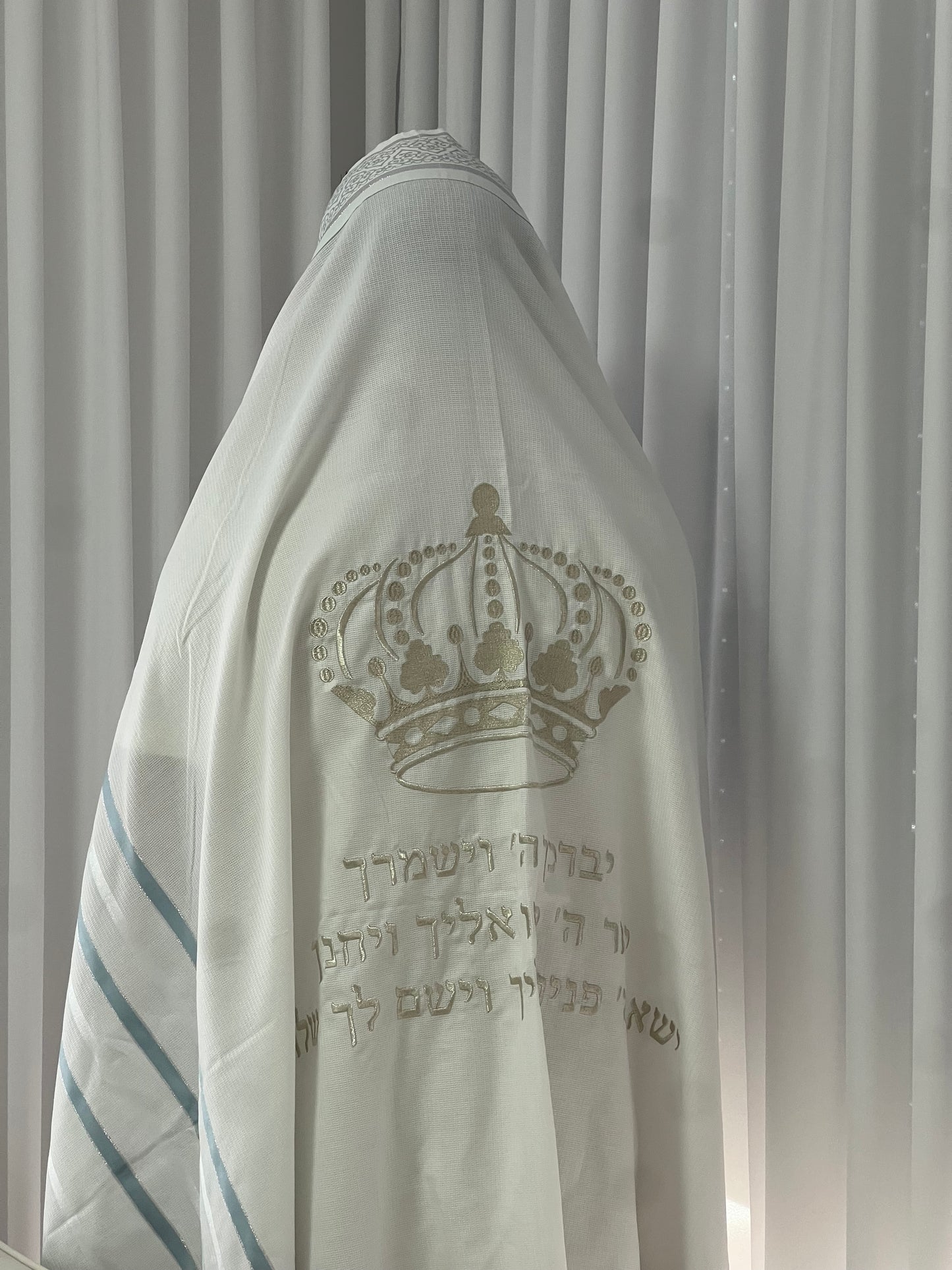 טלית יברכך ה׳